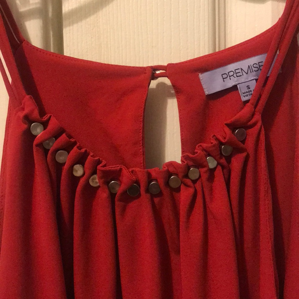 Red tank - Picture 3 of 4